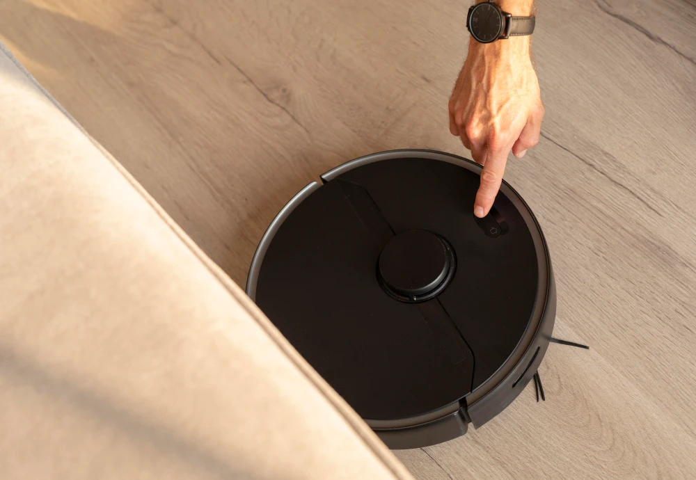 robot vacuum cleaner with water tank